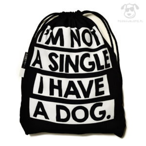Worek "I'm not a single I have a dog" idealny dla właściciela psa na zakupy, na spacer czy na wycieczkę. Na prezent dla miłośnika zwierząt czy jako gadżet dla wielbiciela psów.