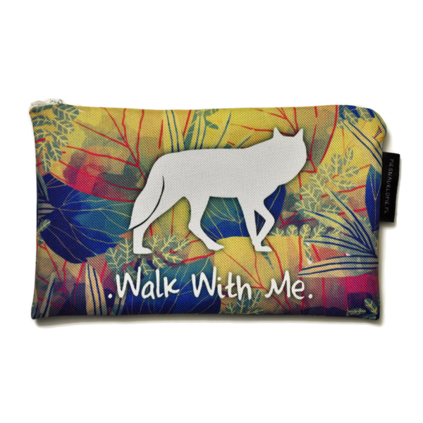 Kosmetyczka z wilkiem dla miłośników zwierząt "Walk with me".